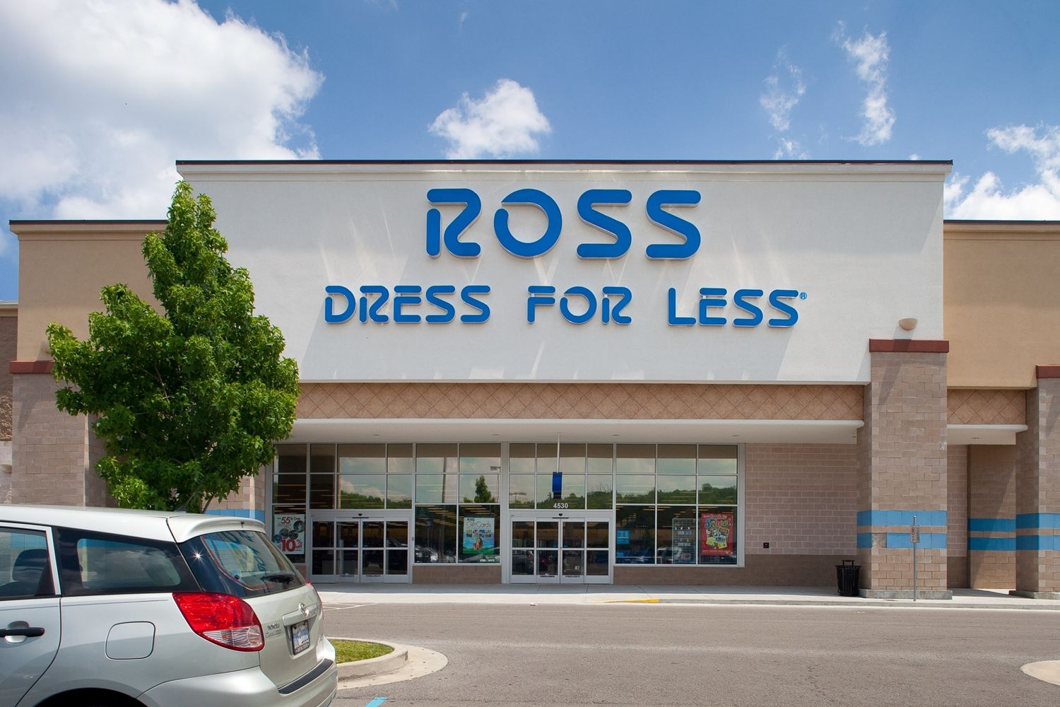 CLEVELAND TOWN CENTER : 4600 Paul Huff Parkway, Cleveland, TN 37312